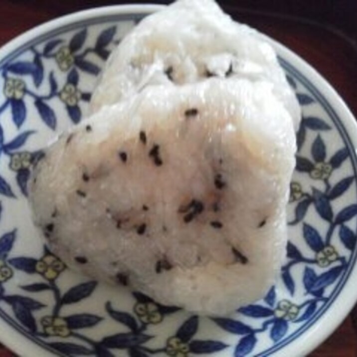 もっちり赤飯のおにぎり レシピ 作り方 By あけぼのマジック 楽天レシピ もっちり赤飯のおにぎり レシピ 作り方 By あけぼのマジック 楽天レシピ
